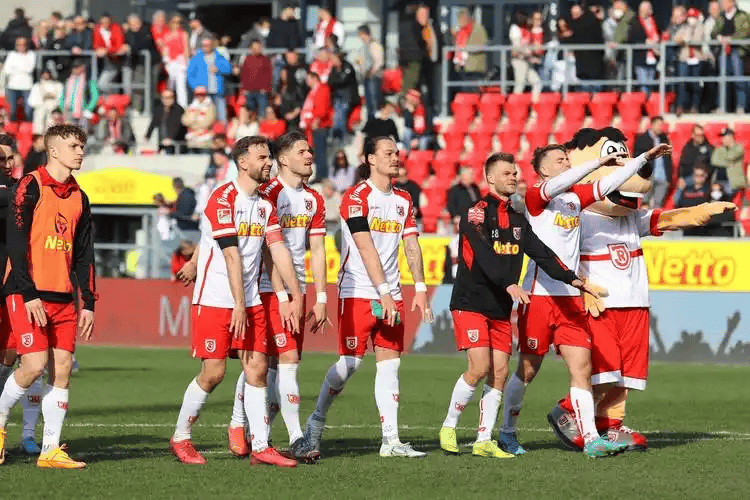 德乙周五003焦点：降级区马格德堡死磕冲甲劲旅！达姆施塔客场抢分稳冲德甲？